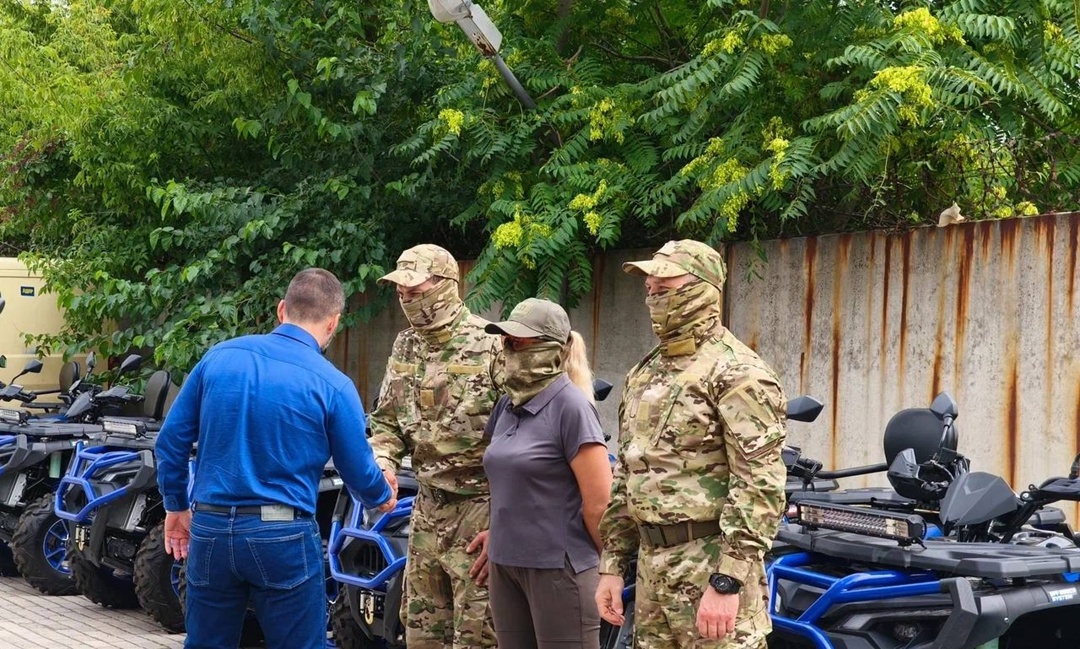 Глава Минстроя России Ирек Файзуллин и Глава ДНР Денис Пушилин приняли участие в передаче гуманитарной помощи военнослужащим