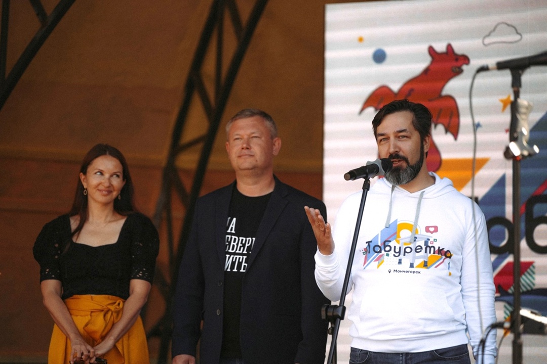 Фестиваль «Табуретка» в Мончегорске: Гоша Куценко, динозавры и кинохлопушки