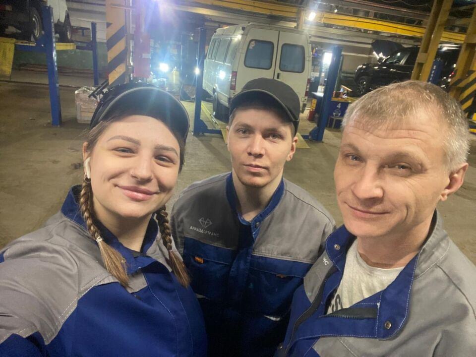 В наше время некоторые профессии до сих считаются сугубо мужскими, хотя ими успешно овладевают и женщины