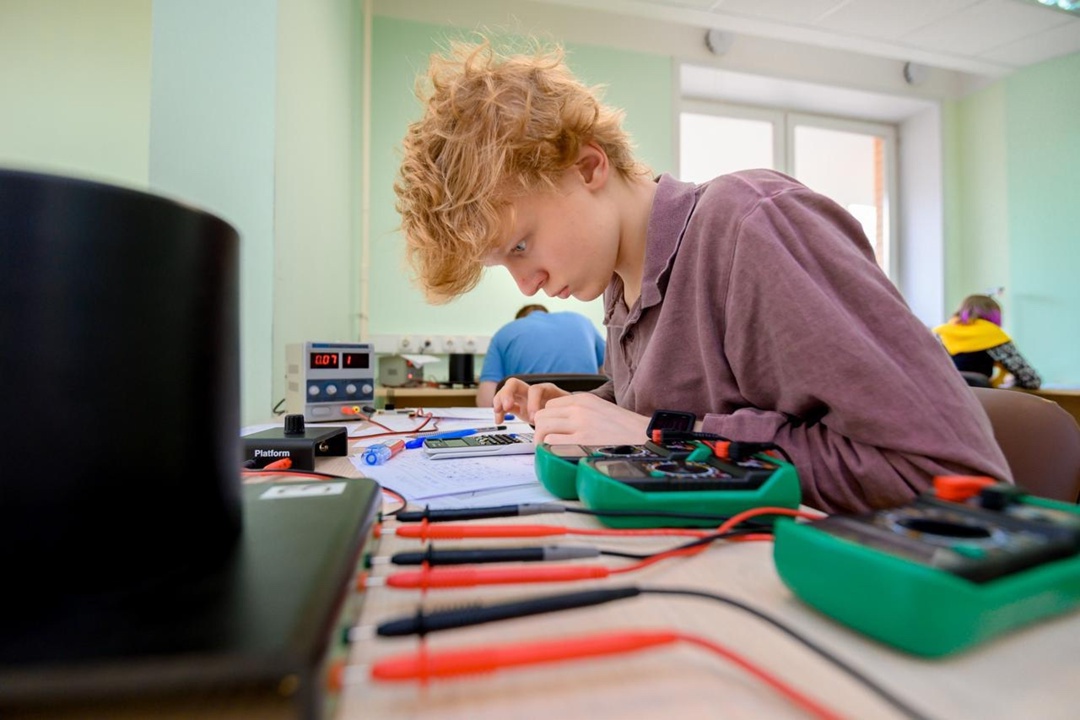 Дмитрий Чернышенко: Три из пяти востребованных специальностей у абитуриентов – инженерные