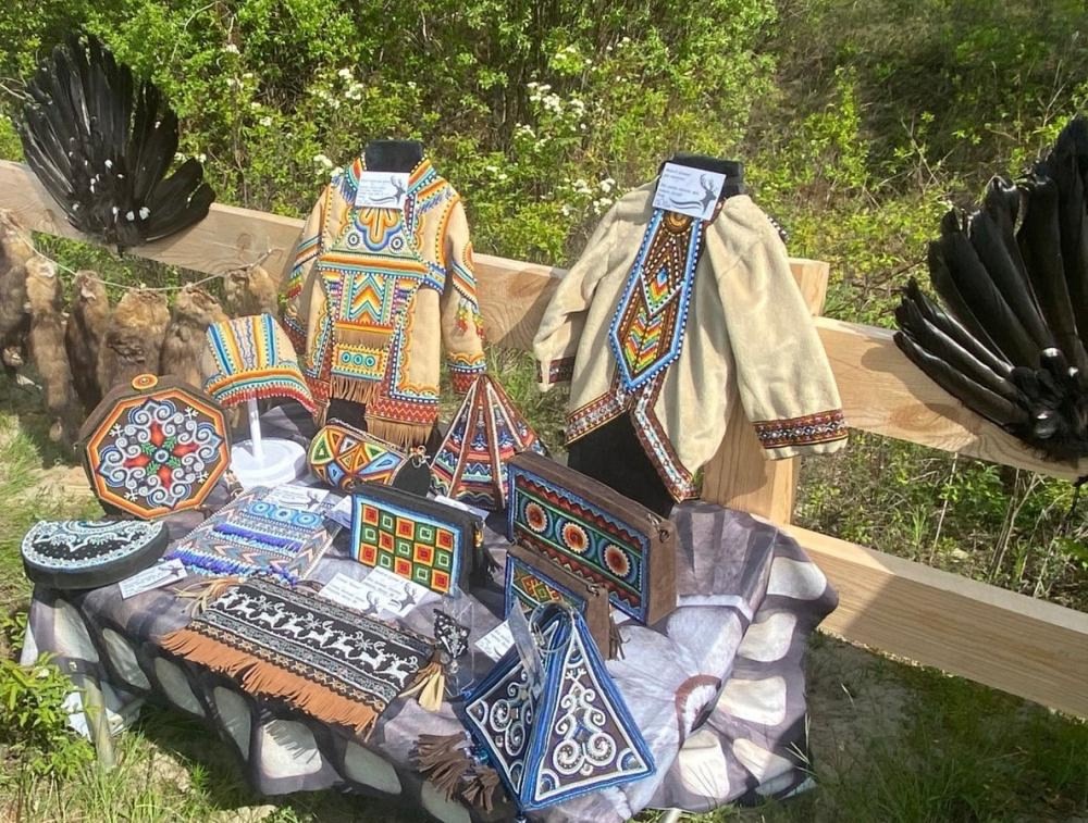 Компания АЛРОСА на протяжении многих лет помогает сохранять этнокультурное наследие коренных малочисленных народов Севера Якутии.