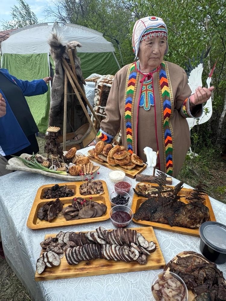 Компания АЛРОСА на протяжении многих лет помогает сохранять этнокультурное наследие коренных малочисленных народов Севера Якутии.