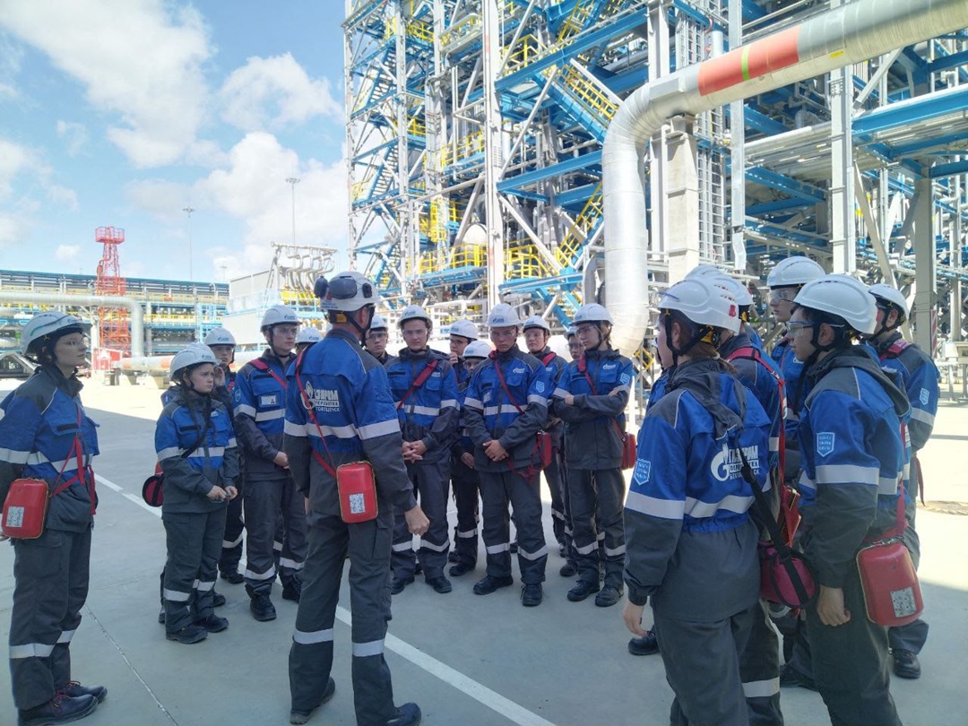 Студенты Губкинского университета прошли практику на Амурском газоперерабатывающем заводе