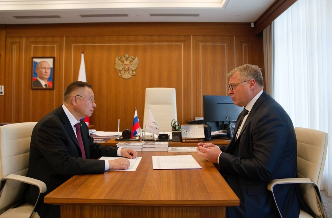 Министр строительства и ЖКХ РФ Ирек Файзуллин провел рабочую встречу с Губернатором Астраханской области Игорем Бабушкиным