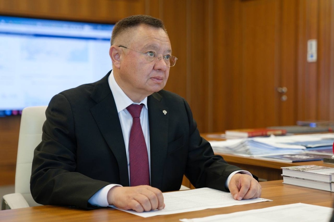 Министр строительства и ЖКХ РФ Ирек Файзуллин провел рабочую встречу с Губернатором Астраханской области Игорем Бабушкиным