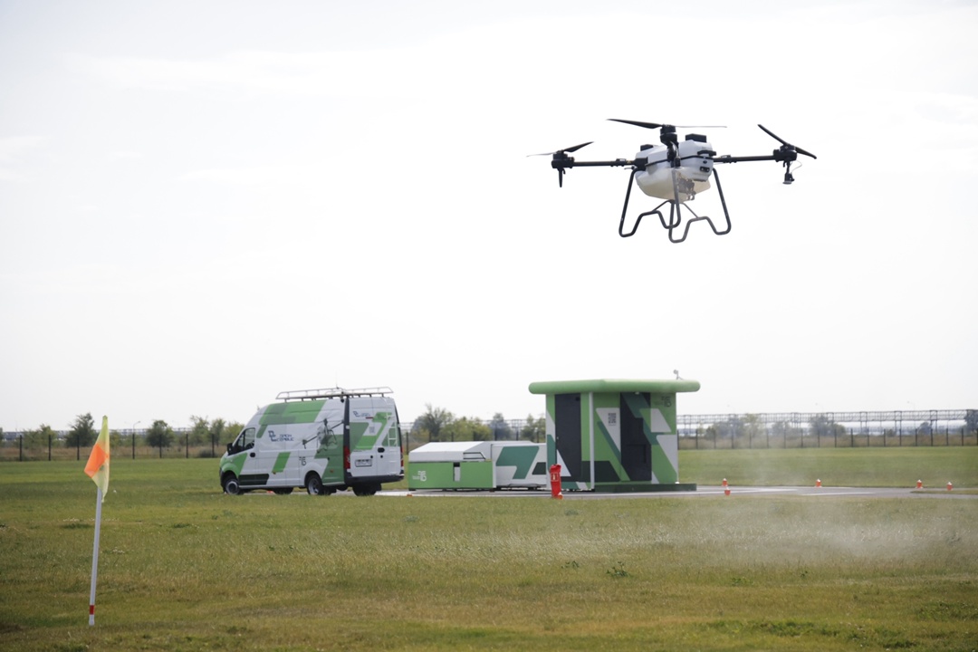 Министр транспорта Андрей Никитин и министр сельского хозяйства Оксана Лут обсудили вопросы использования беспилотников