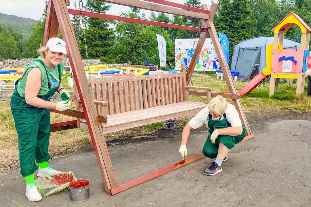 Совместный труд объединяет: как волонтеры благоустроили «Лапарк»