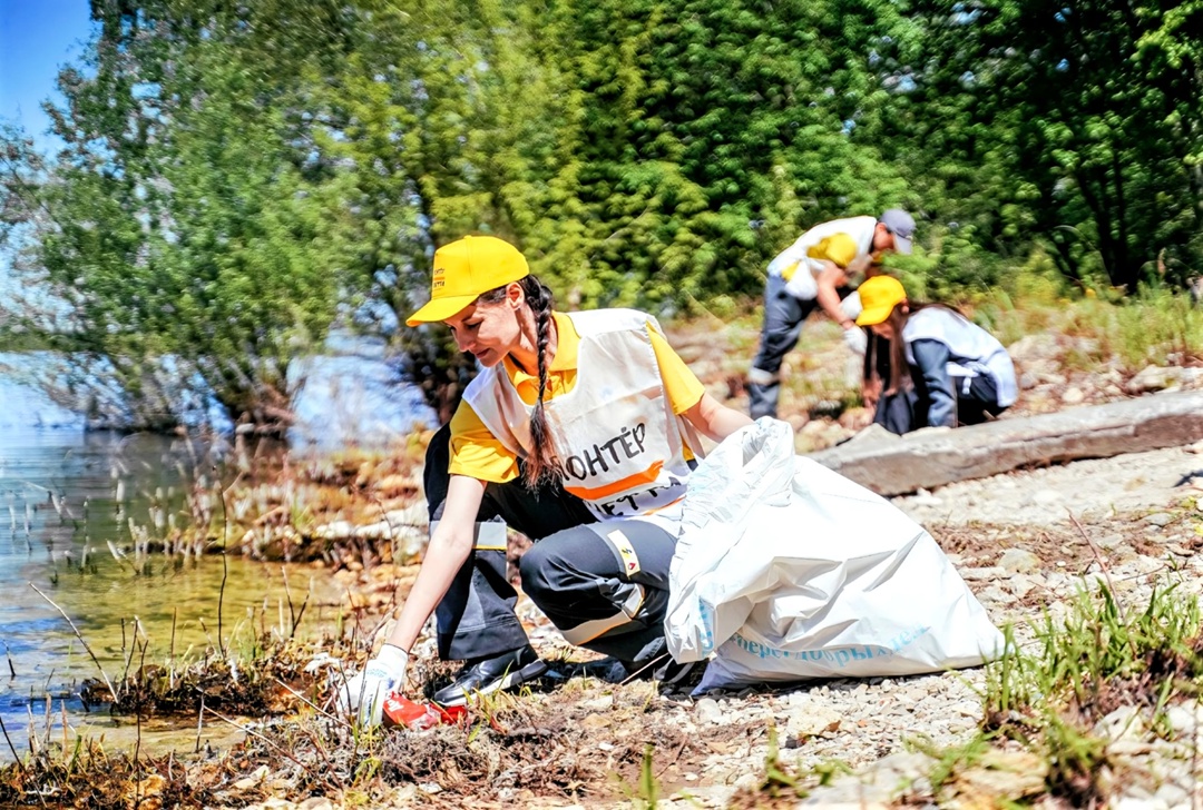 Сохраняем берега Сотрудники предприятий «Роснефти» присоединились к всероссийской акции «Вода России»