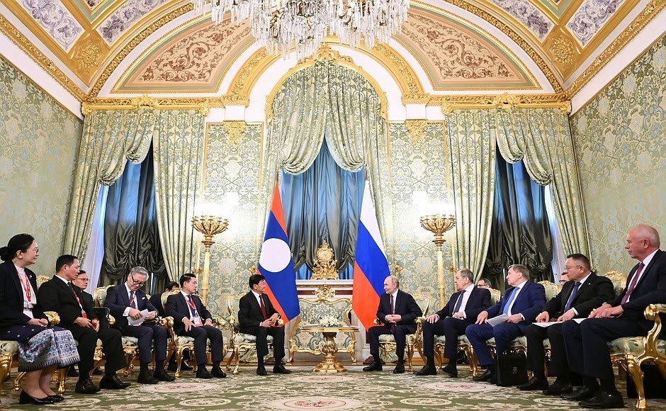 Министр строительства и ЖКХ РФ Ирек Файзуллин принял участие в российско-лаосских переговорах