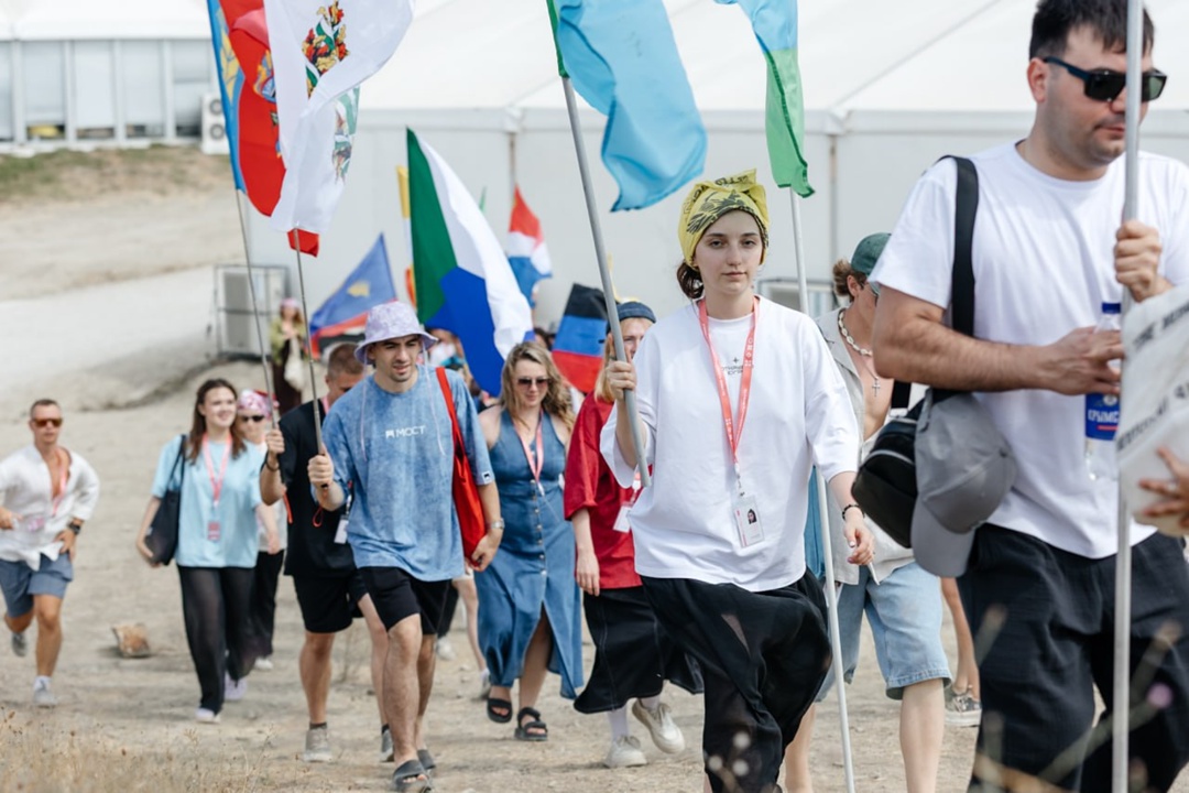 Сергей Кириенко и Дмитрий Чернышенко приняли участие в открытии фестиваля «Таврида.Арт» в Крыму.