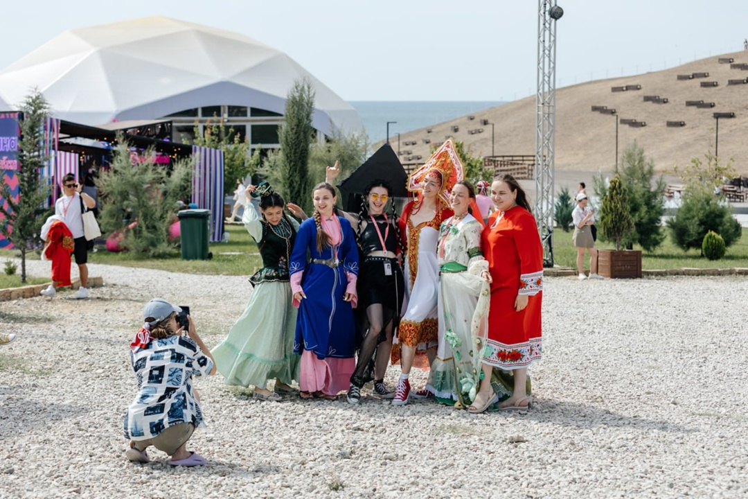 Сергей Кириенко и Дмитрий Чернышенко приняли участие в открытии фестиваля «Таврида.Арт» в Крыму.