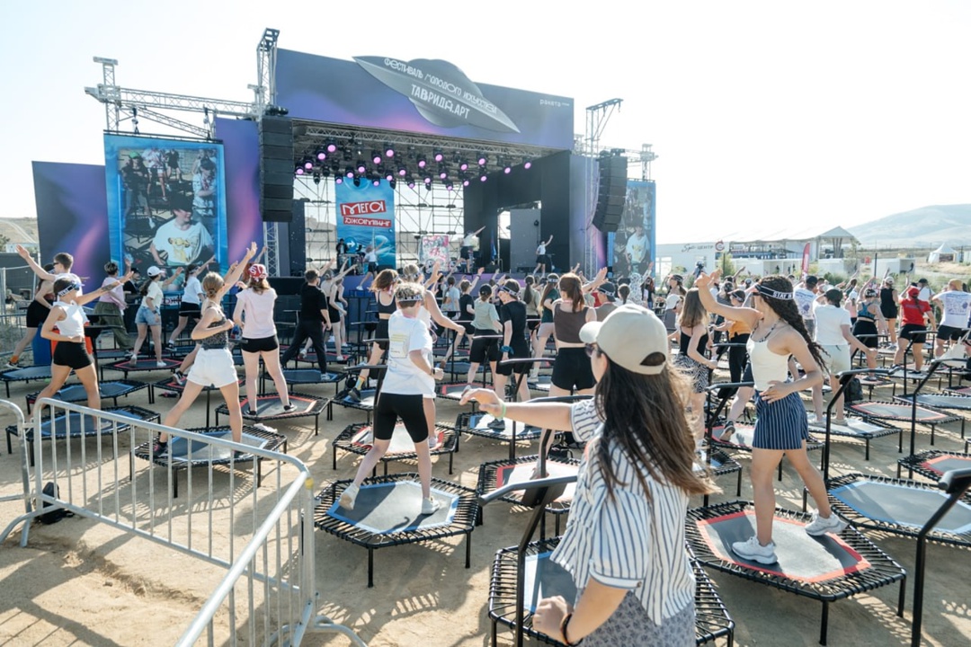 Сергей Кириенко и Дмитрий Чернышенко приняли участие в открытии фестиваля «Таврида.Арт» в Крыму.