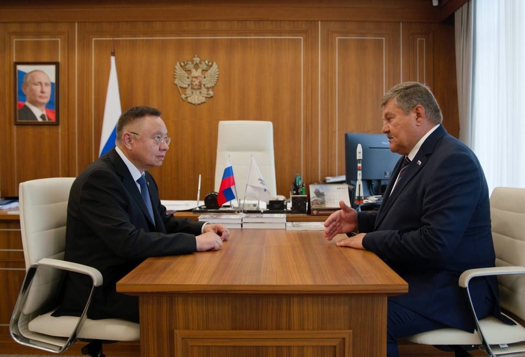 Глава Минстроя России Ирек Файзуллин провел рабочую встречу с Главой администрации города Байконура Константином Бусыгиным