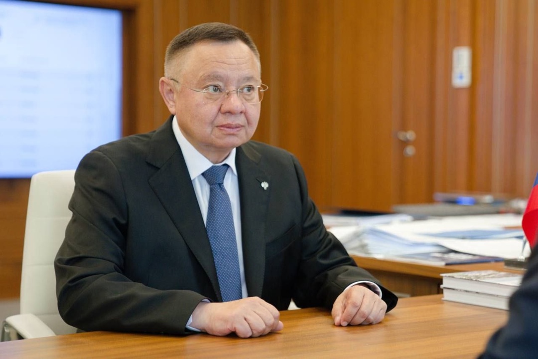 Глава Минстроя России Ирек Файзуллин провел рабочую встречу с Главой администрации города Байконура Константином Бусыгиным