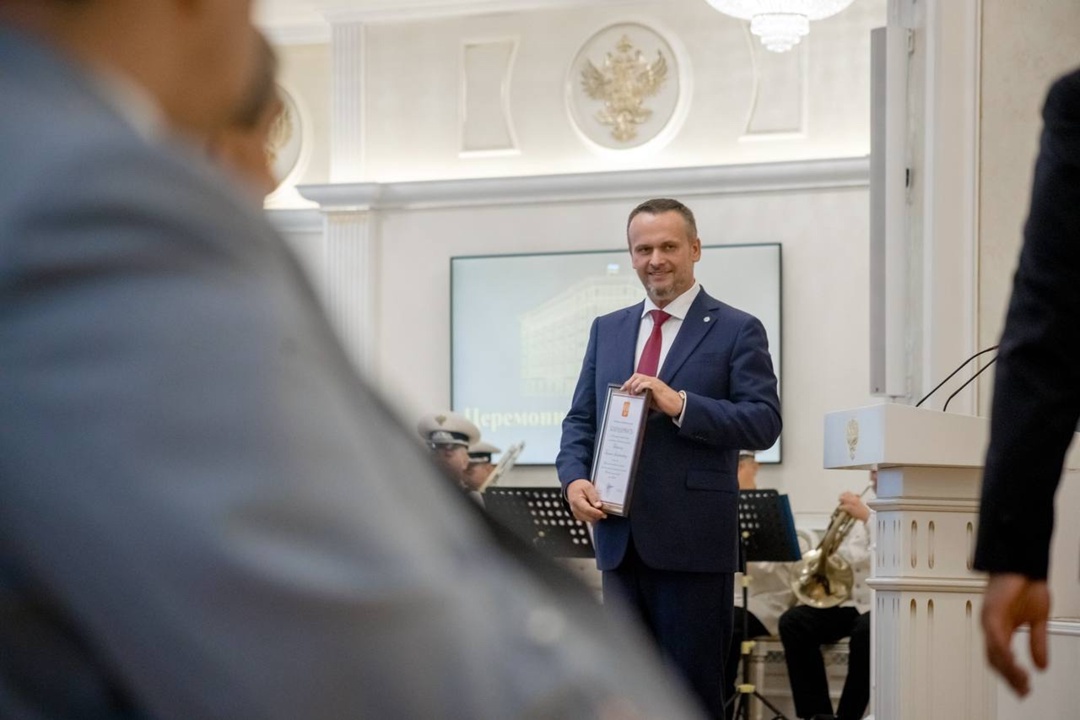 Министр транспорта Андрей Никитин вручил награды железнодорожникам