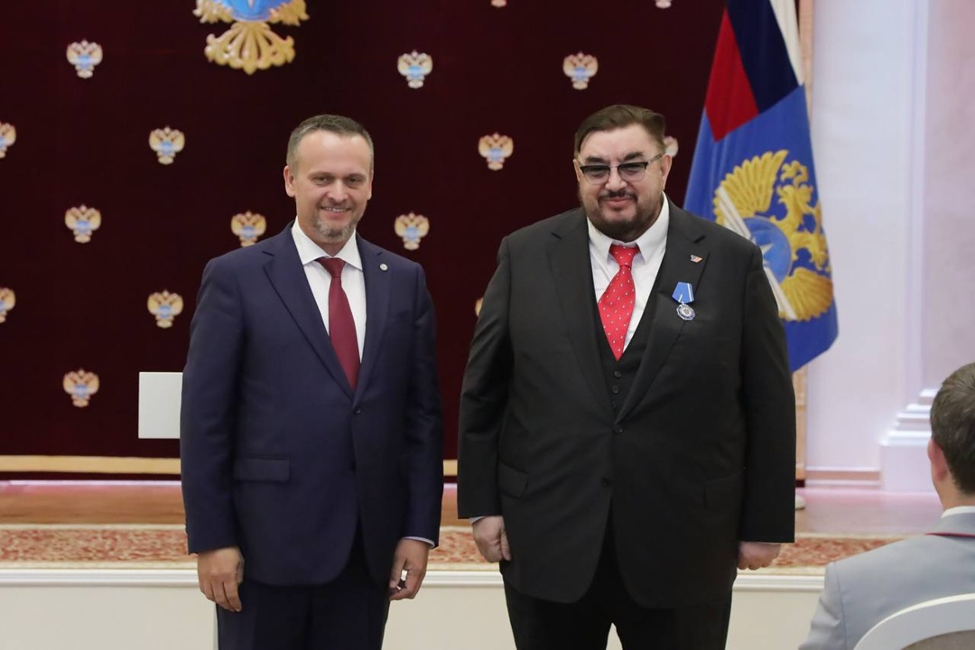 Министр транспорта Андрей Никитин вручил награды железнодорожникам