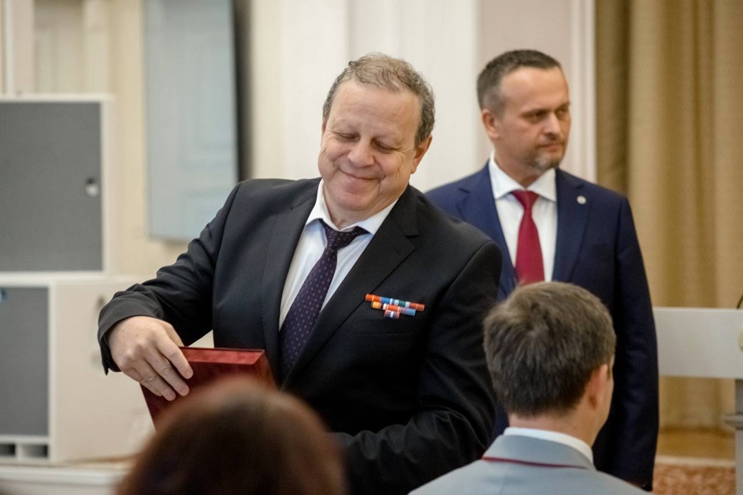 Министр транспорта Андрей Никитин вручил награды железнодорожникам