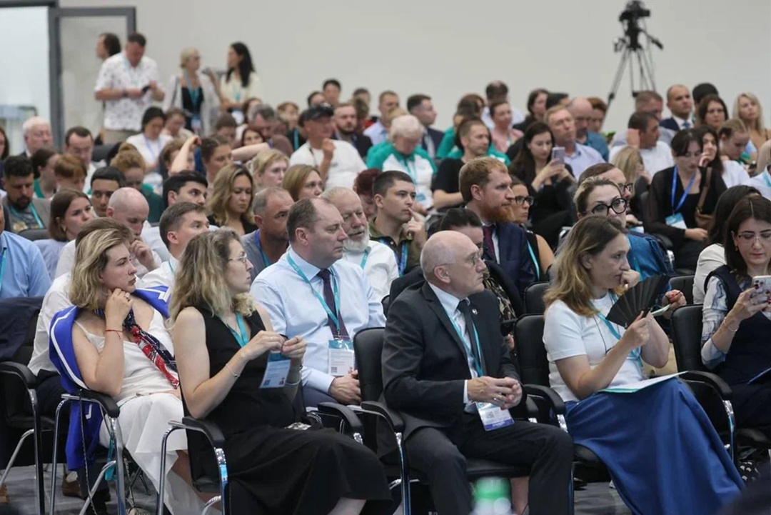 Максим Решетников принял участие в пленарном заседании форума «Острова устойчивого развития» в Южно-Сахалинске