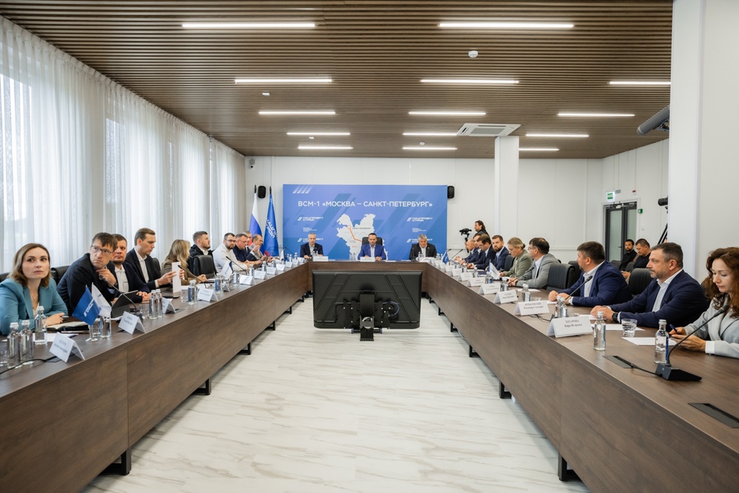 Министр транспорта Андрей Никитин посетил площадку строительства завода для ВСМ в Великом Новгороде