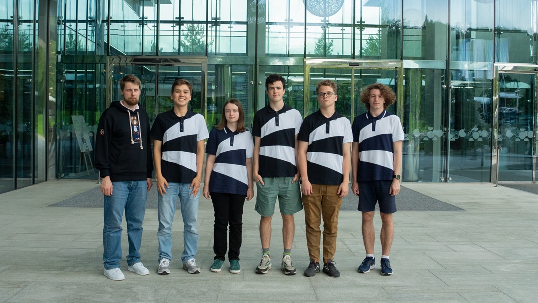 Школьники из России получили медали на 37-й Международной олимпиаде по информатике в Боливии