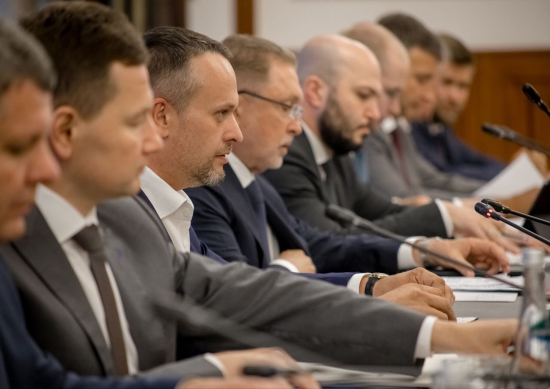 Комплексное развитие крупного транспортного узла в Кольском заливе обсудили министр транспорта Андрей Никитин и губернатор Мурманской области Андрей Чибис