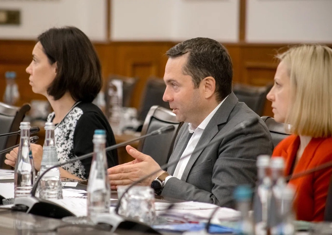 Комплексное развитие крупного транспортного узла в Кольском заливе обсудили министр транспорта Андрей Никитин и губернатор Мурманской области Андрей Чибис