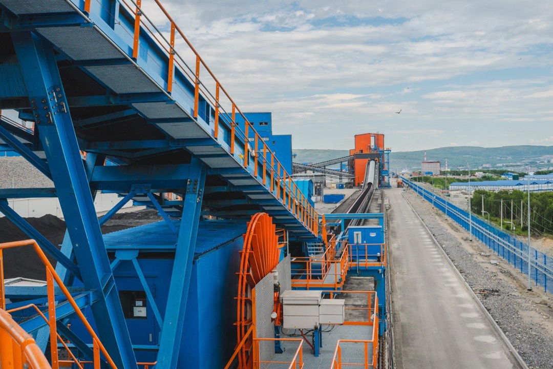 Комплексное развитие крупного транспортного узла в Кольском заливе обсудили министр транспорта Андрей Никитин и губернатор Мурманской области Андрей Чибис