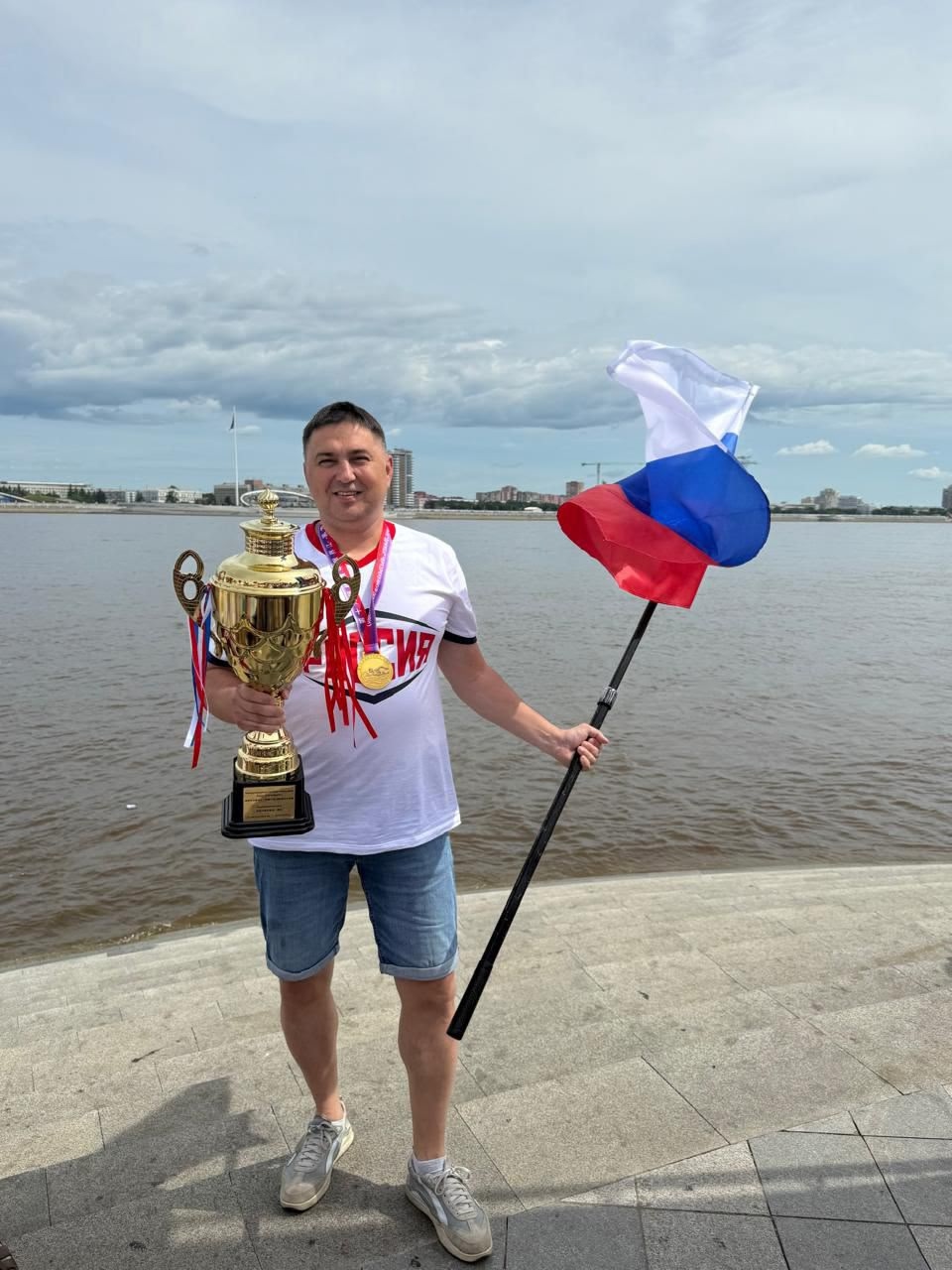 Работник «Газпром переработка Благовещенск» принял участие в традиционном международном заплыве «Дружба»