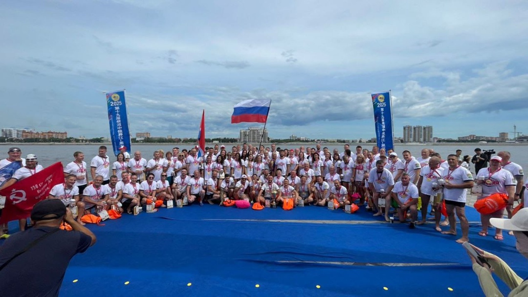 Работник «Газпром переработка Благовещенск» принял участие в традиционном международном заплыве «Дружба»