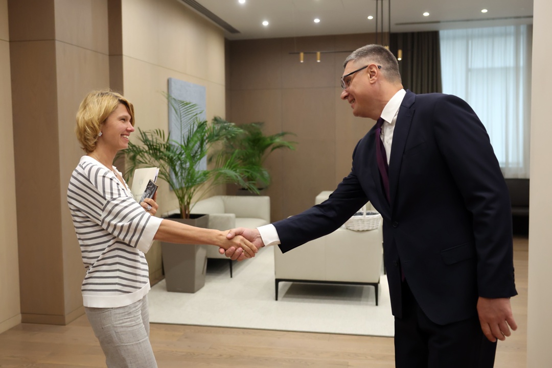 Оксана Лут обсудила с главой Владимирской области Александром Авдеевым меры господдержки аграриев и работу по развитию сельских территорий.