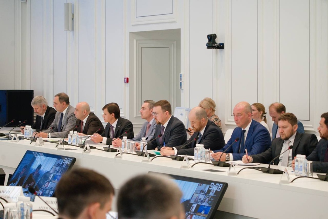 В Минстрое России прошло еженедельное оперативное совещание под председательством Министра строительства и ЖКХ РФ Ирека Файзуллина