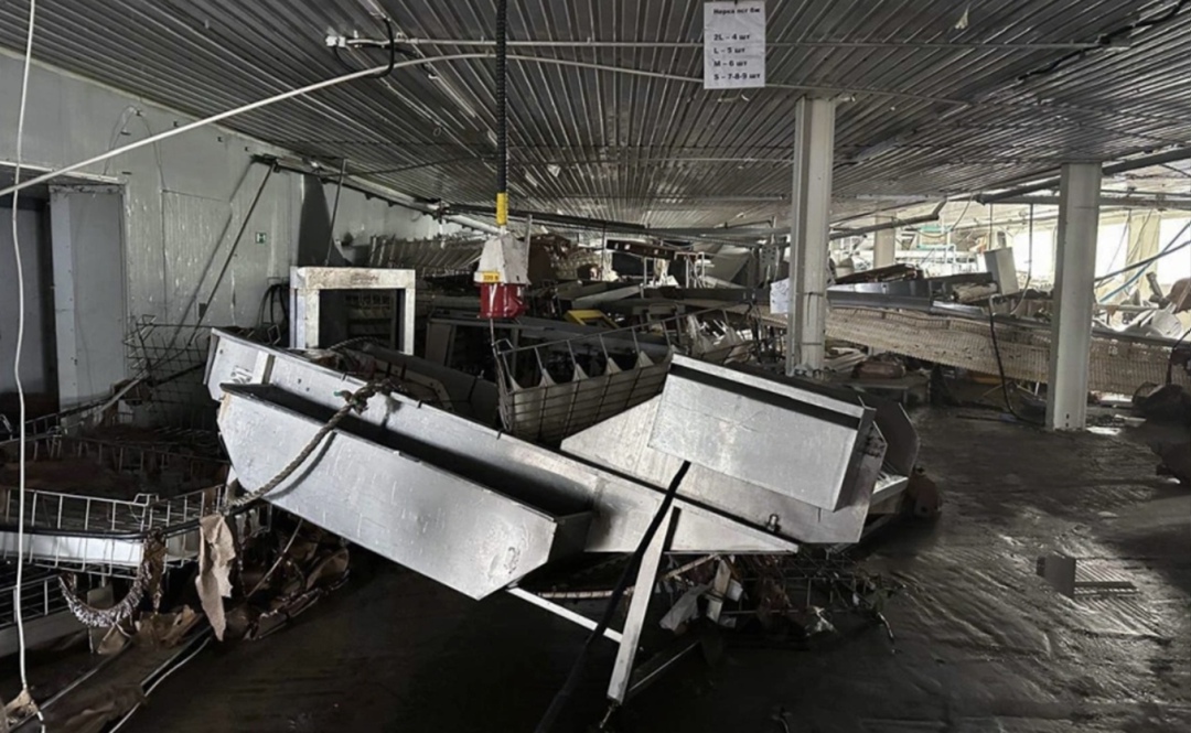 Все оборудование рыбоперерабатывающего завода «Алаид» в Северо-Курильске вышло из строя в результате цунами. Завод сейчас не функционирует и не сможет…