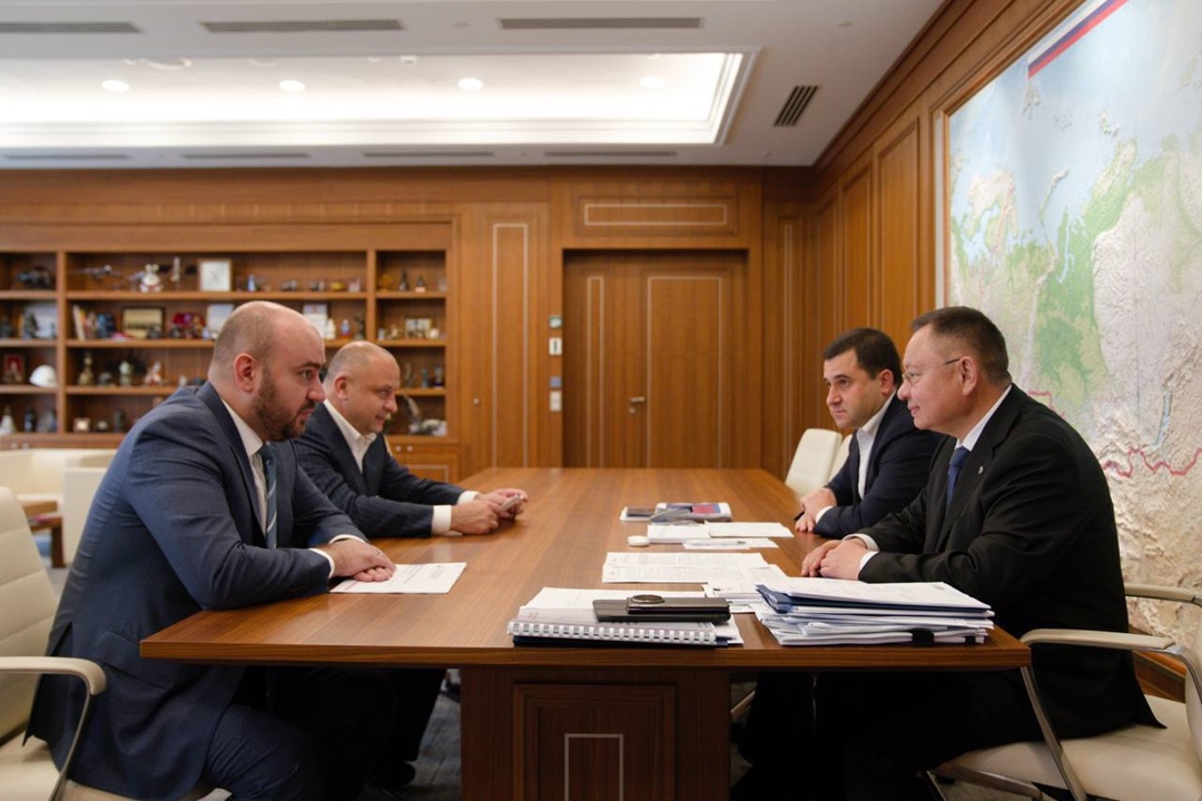 Министр строительства и ЖКХ РФ Ирек Файзуллин провел рабочую встречу с Губернатором Самарской области Вячеславом Федорищевым