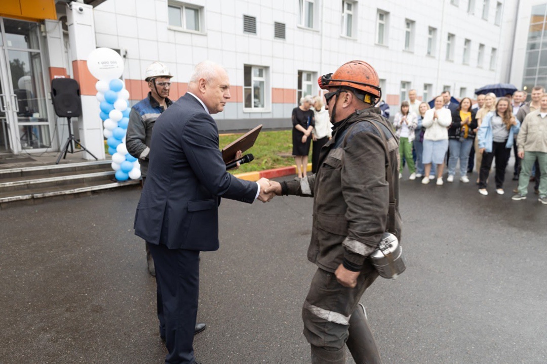 Один миллион на «Ерунаковской-VIII»!