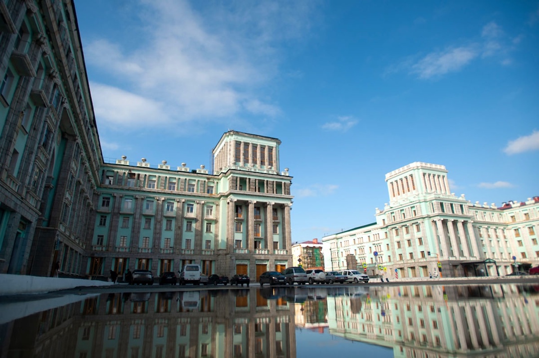 В Норильске открывается «Башня» Новое общественно-культурное пространство расположится в одном из зданий-близнецов на Ленинском проспекте и станет открытой…