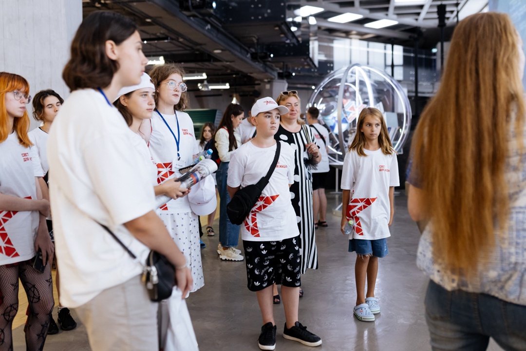 Сергей Цивилев встретился со школьниками из Донецкой народной республики