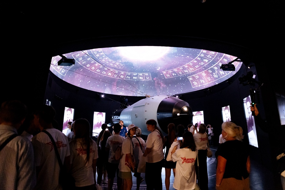 Сергей Цивилев встретился со школьниками из Донецкой народной республики