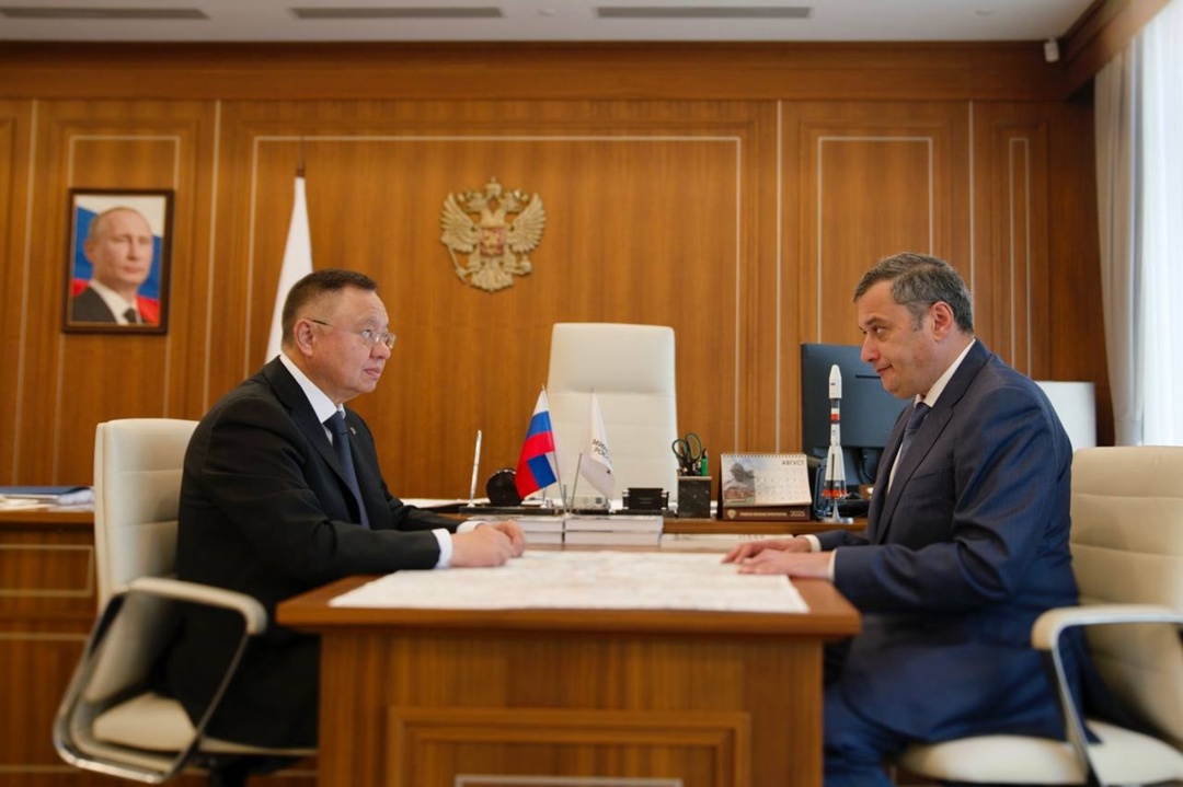 Министр строительства и ЖКХ Ирек Файзуллин провел рабочую встречу с врио губернатора Курской области Александром Хинштейном