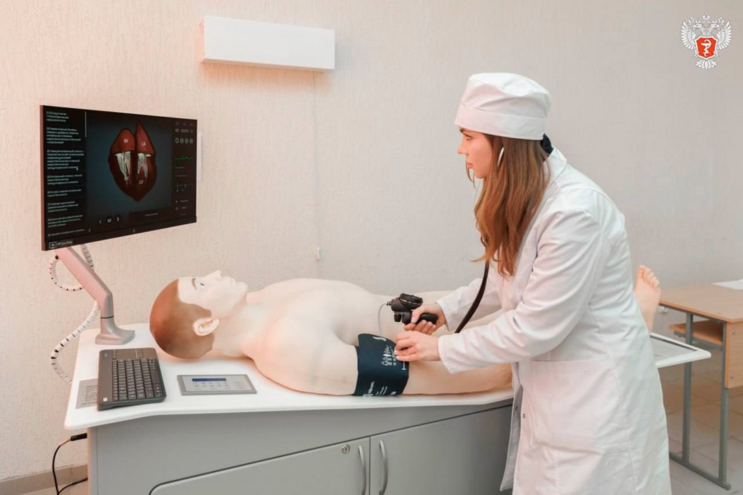 Заместитель министра здравоохранения РФ Андрей Плутницкий ознакомился с работой медицинских объектов в ЛНР