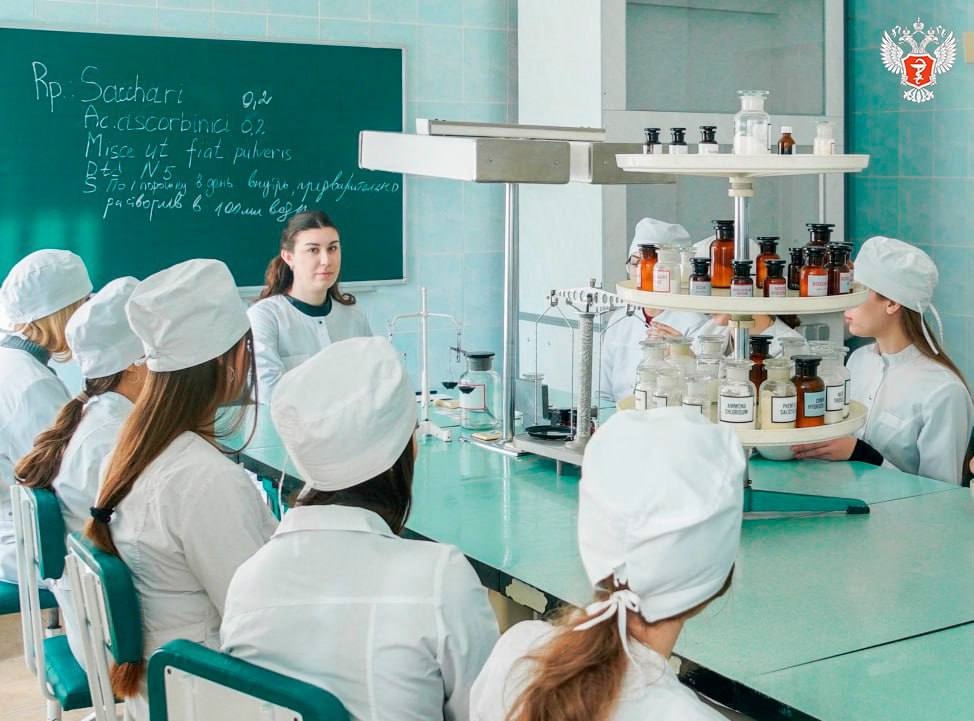 Заместитель министра здравоохранения РФ Андрей Плутницкий ознакомился с работой медицинских объектов в ЛНР