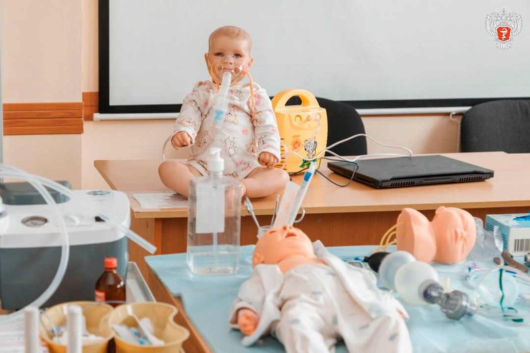 Заместитель министра здравоохранения РФ Андрей Плутницкий ознакомился с работой медицинских объектов в ЛНР