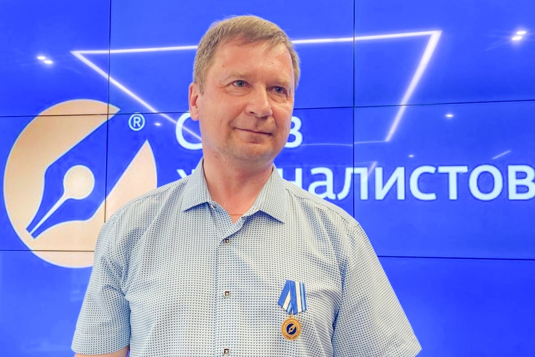Впервые в Мурманской области: журналист получил награду «За заслуги» Союза журналистов России