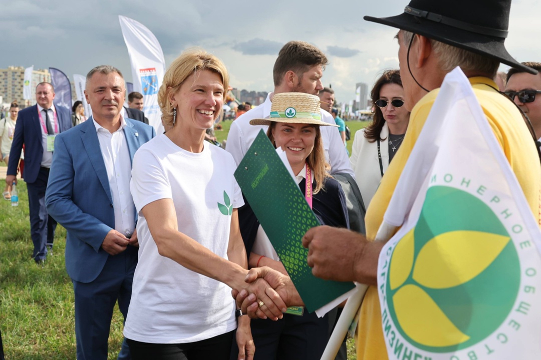 В Ленинградской области стартовал 12-й Открытый чемпионат России по пахоте