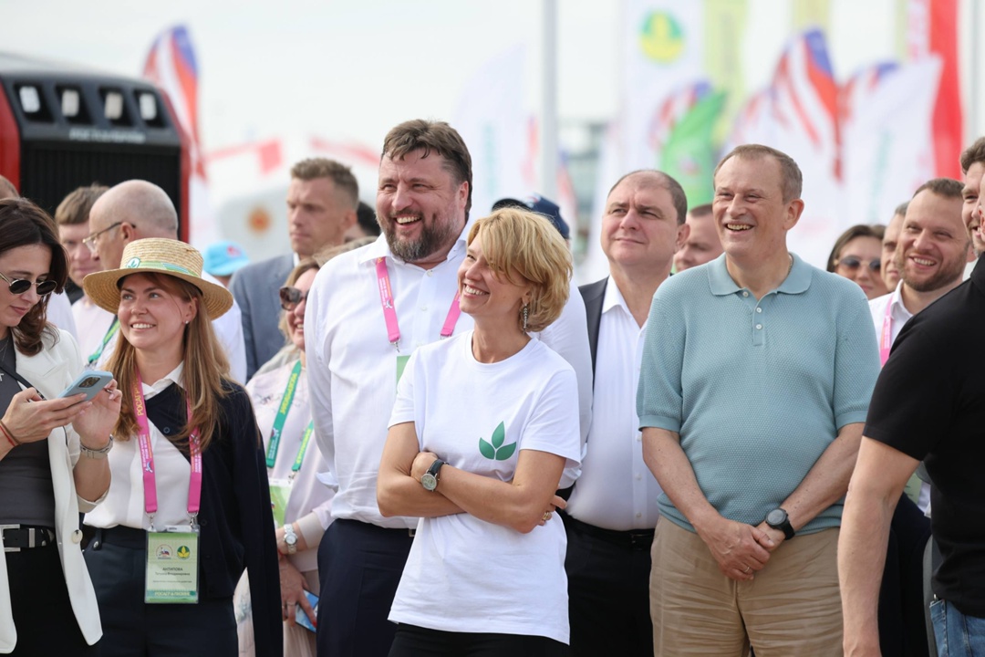 В Ленинградской области стартовал 12-й Открытый чемпионат России по пахоте