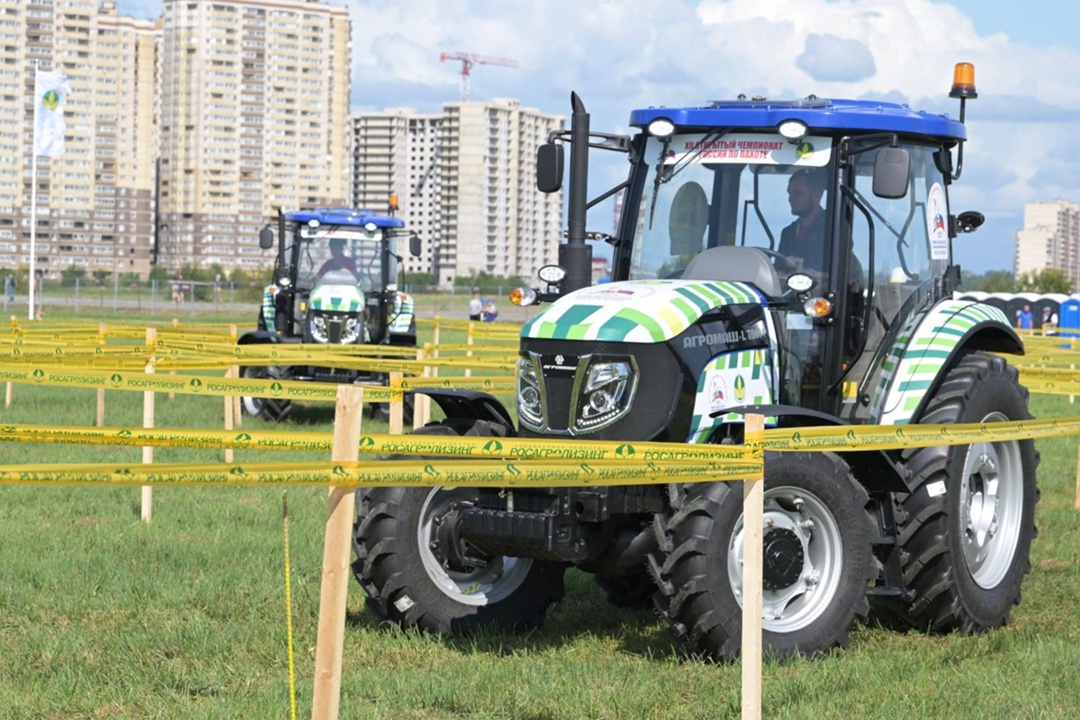 В Ленинградской области стартовал 12-й Открытый чемпионат России по пахоте