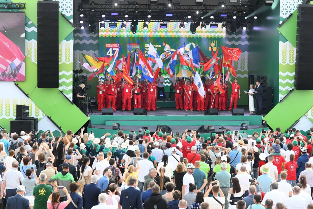 В Ленинградской области стартовал 12-й Открытый чемпионат России по пахоте