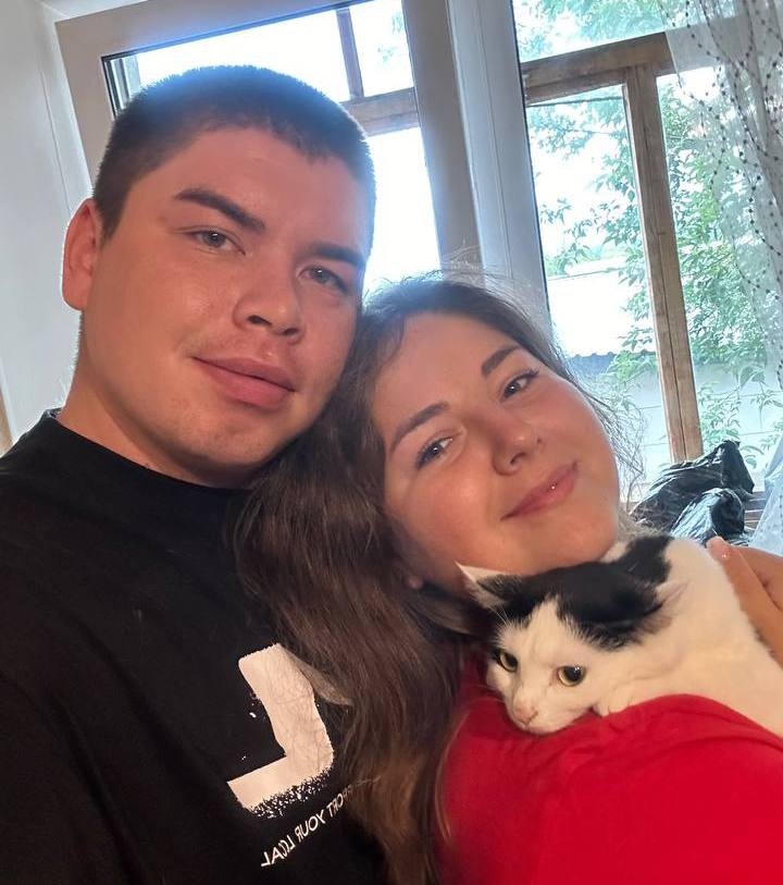 В семье единой! Делимся историей, которая согревает, как любой кот на коленях.