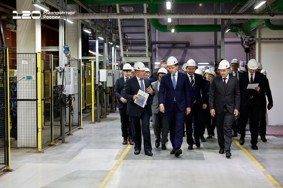 Антон Алиханов и Вячеслав Федорищев обсудили развитие промышленности Самарской области