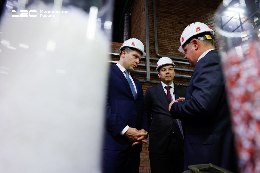 Антон Алиханов и Вячеслав Федорищев обсудили развитие промышленности Самарской области