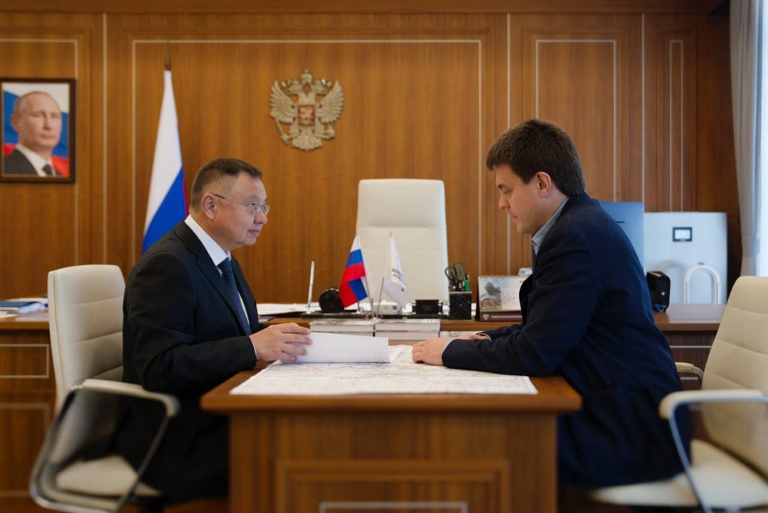 Министр строительства и ЖКХ РФ Ирек Файзуллин провел рабочую встречу с губернатором Красноярского края Михаилом Котюковым